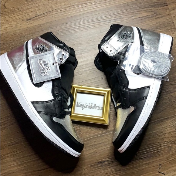 Nike Shoes - Retro Jordan 1